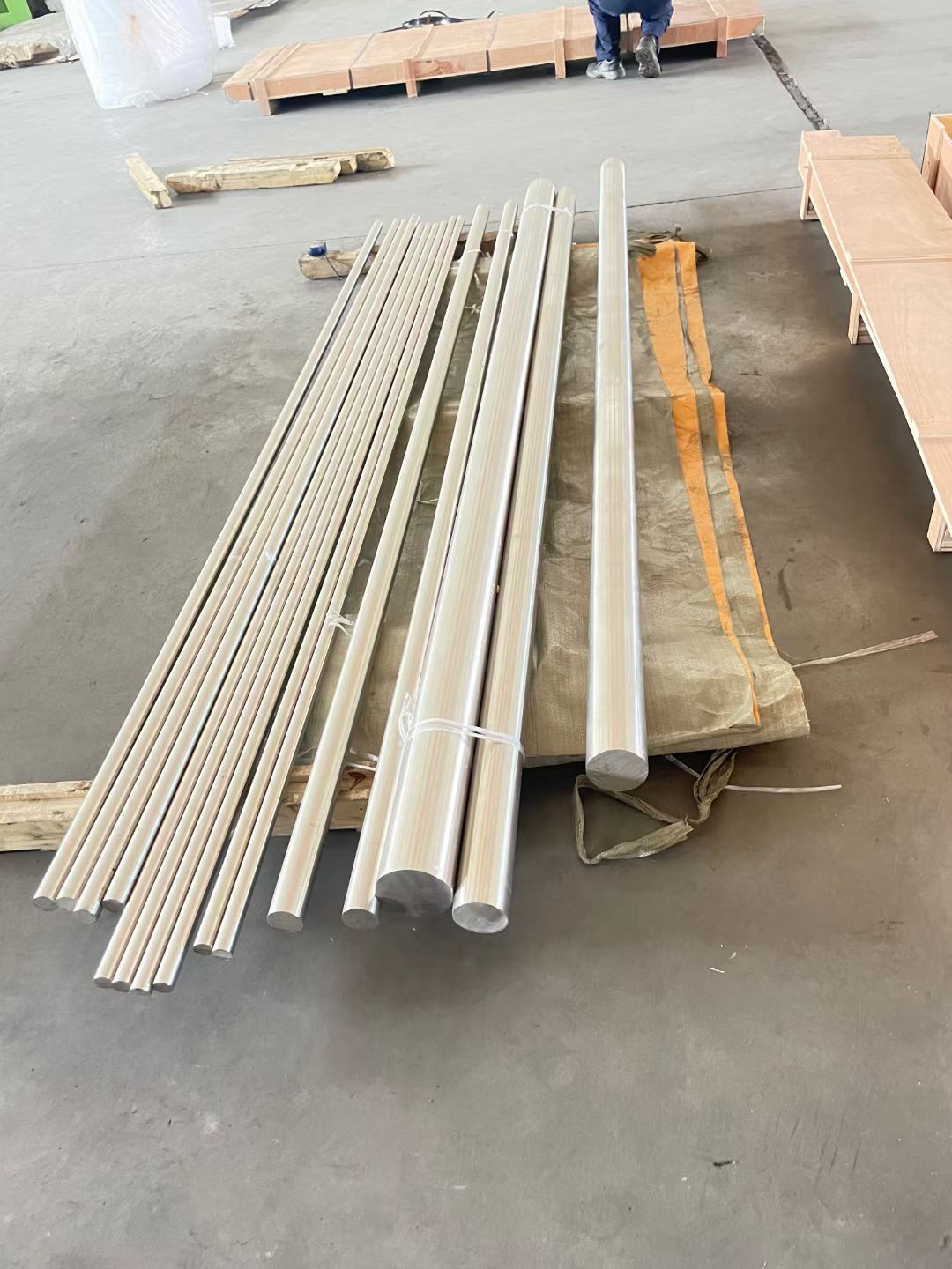 ASTM B160 Pure Nickel Round Bars & Rods Combo | Precision Ground & Peeled Nickel 200 / 201 / N6 Alloy Supply | Custom Cut-to-Length Bulk Stock