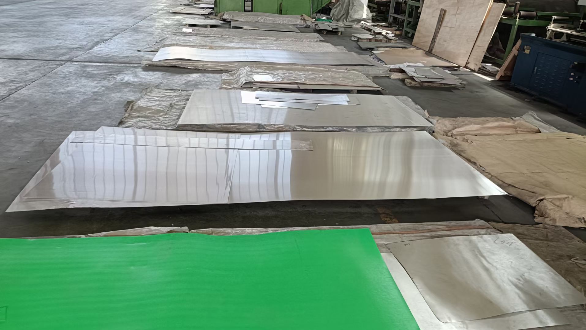 ASTM B162 Pure Nickel Plates & Sheets Combo | In-Stock Nickel 200 / 201 / N6 Alloy Supply | 99.9% High-Purity Metal Stock for Chemical Industry