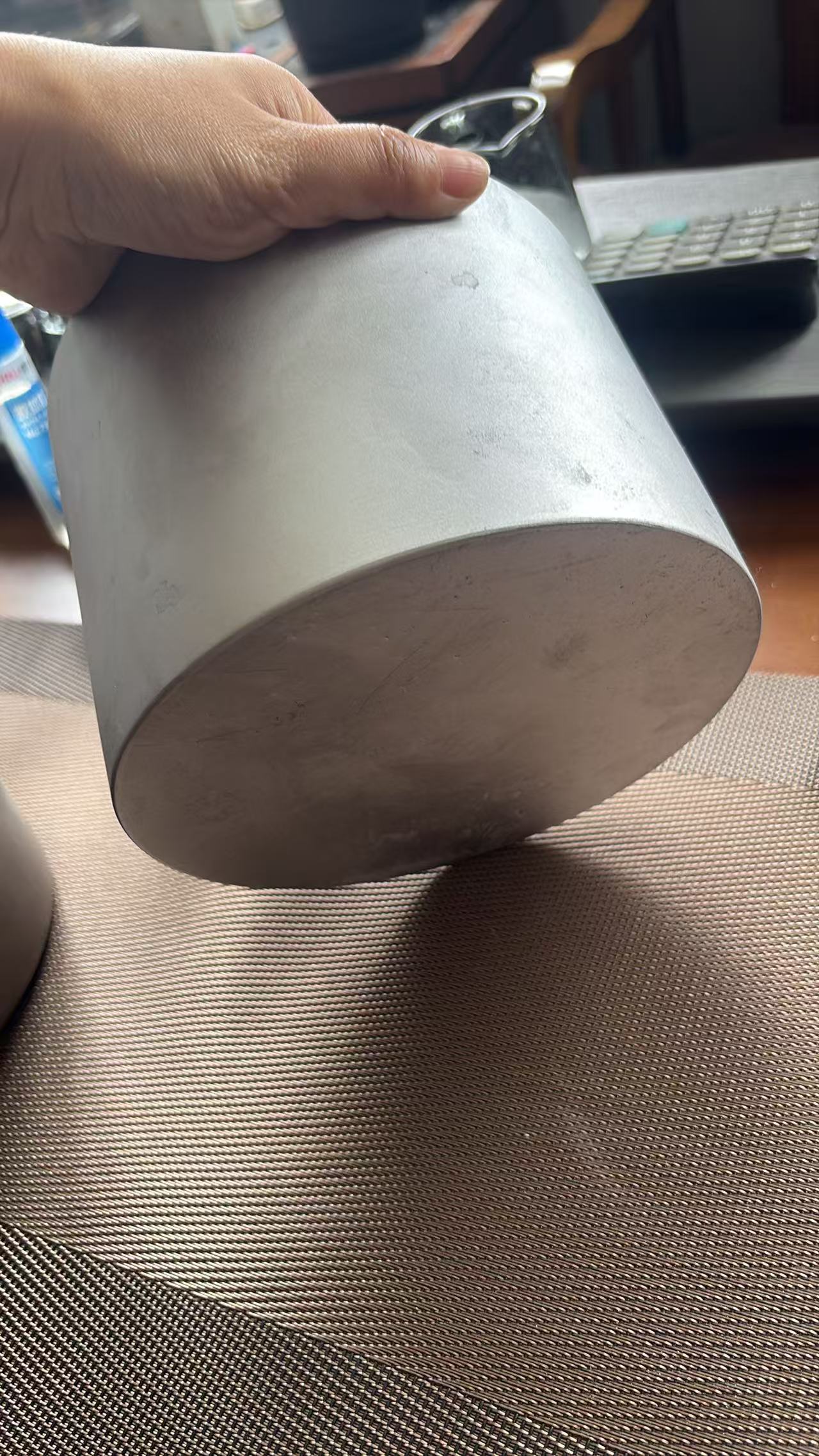 Seamless Sintered Molybdenum-Tungsten MoW30 Crucible for Sapphire Growth and Vacuum Induction Furnace