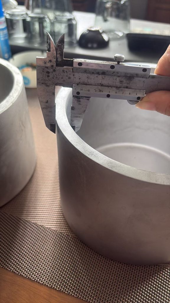 Seamless Sintered Molybdenum-Tungsten MoW30 Crucible for Sapphire Growth and Vacuum Induction Furnace