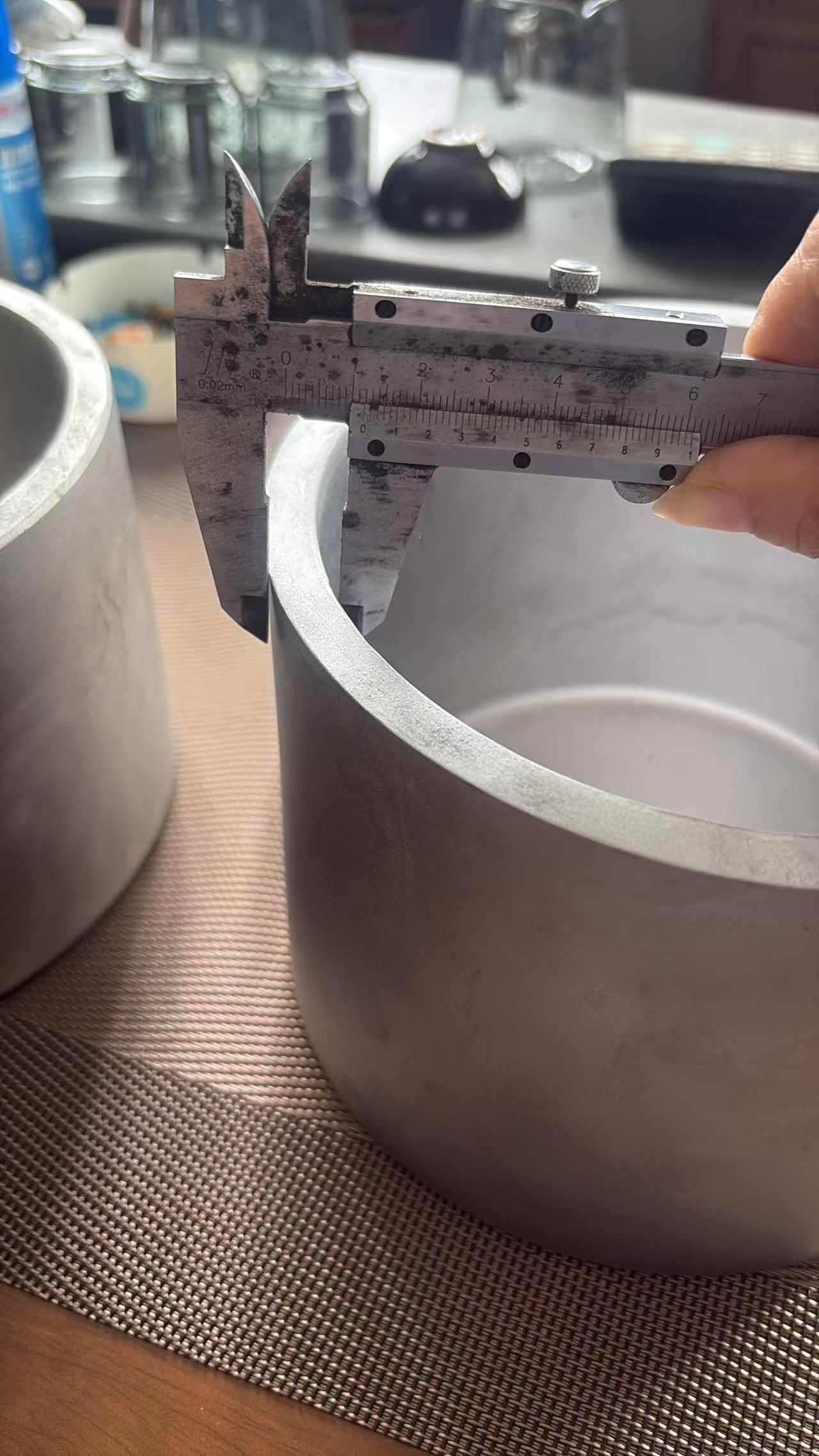 Seamless Sintered Molybdenum-Tungsten MoW30 Crucible for Sapphire Growth and Vacuum Induction Furnace