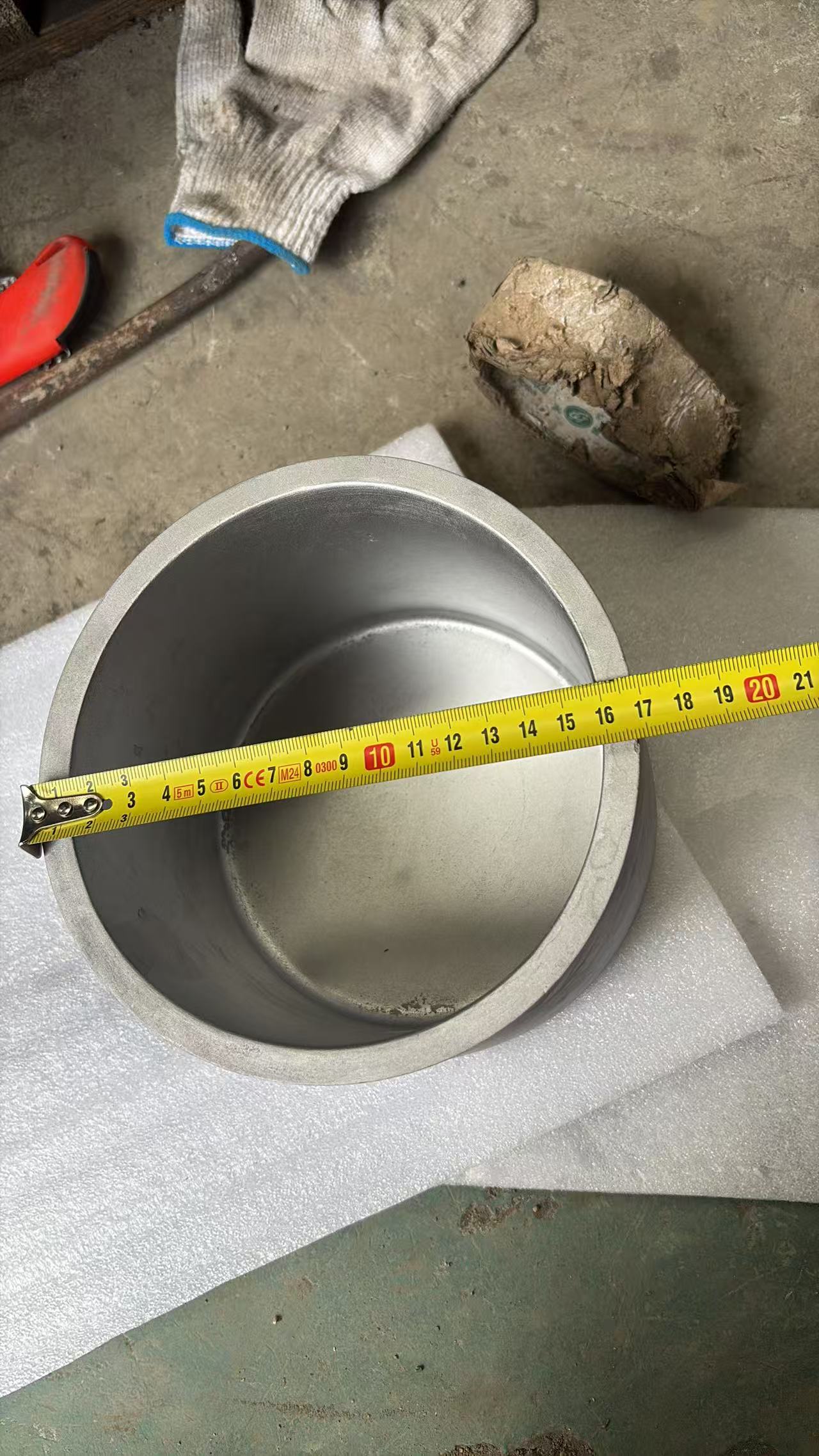 Custom Sintered Pure Molybdenum Crucible with Tailored Dimensions for Vacuum Furnace and Rare Earth Metallurgy