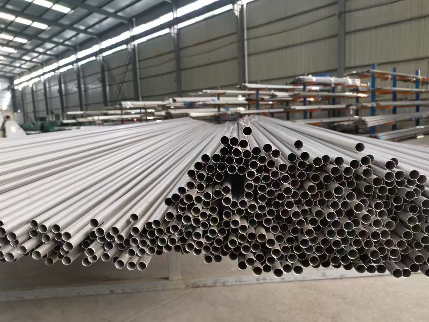 Titanium Tubes for Sale | ASTM B338 Grade 2 Titanium Tubes for Heat Exchangers, Chemical Processing & Marine Applications