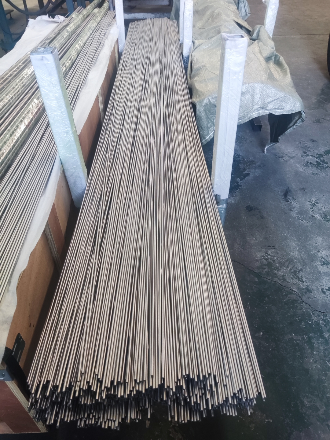 High-Purity Grade 2 & Grade 5 Titanium Round Bars for Industrial & Aerospace